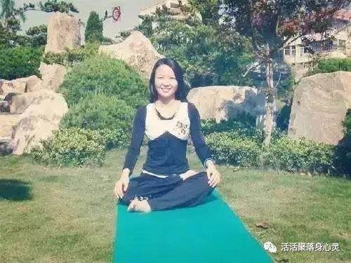 盘腿打坐怎么练_打坐盘腿练习方法——双盘_盘腿打坐初学视频