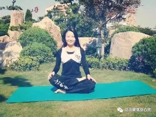 盘腿打坐怎么练_盘腿打坐初学视频_打坐盘腿练习方法——双盘