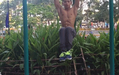 单杠 练习_练单杠的正确方法_练单杠的好处和坏处