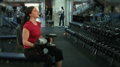 健身手套选择大一点还是小一点_手套健身选择什么材质_健身手套怎么选择