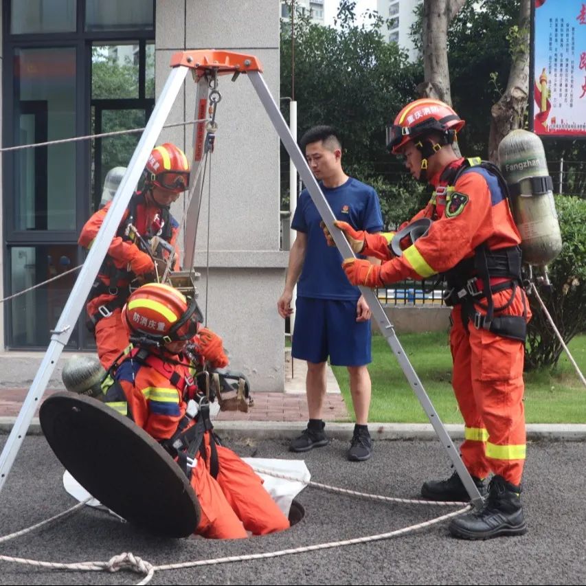 三人站综合训练器安装视频_三人站综合训练器使用方法_三人站综合训练器