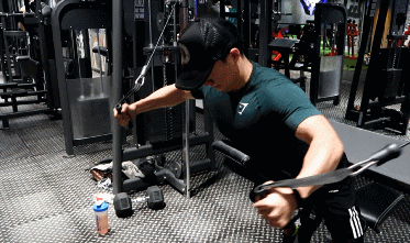 综合训练器 胸肌_胸肌锻炼器材的使用方法_胸肌训练器有用吗