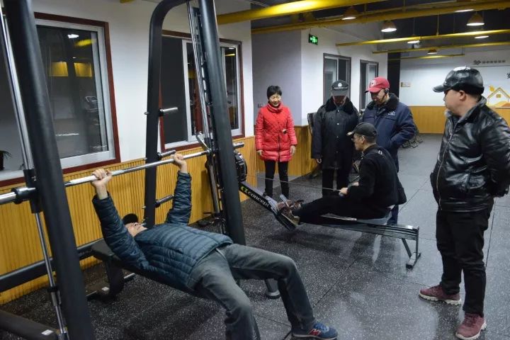 三人站综合训练器安装_三人站综合训练器使用方法_三人站综合训练器安装视频