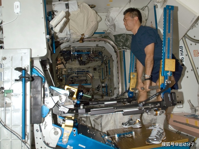 开元棋官方正版下载 太空失重环境下，宇航员是如何锻炼的？