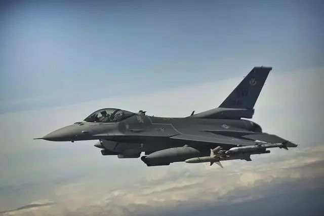 滚动新闻app_滚动新闻新浪网_中新网娱乐滚动新闻