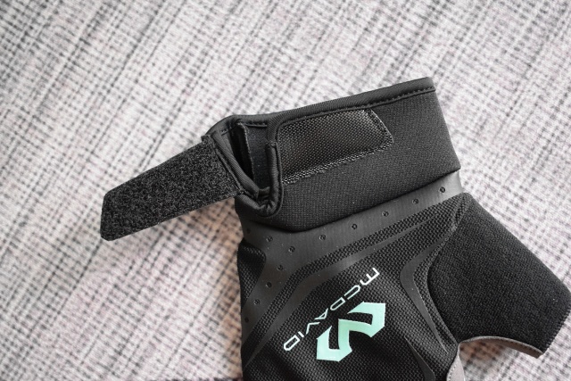 撸铁戴手套，你以为只是为了防止磨出老茧？