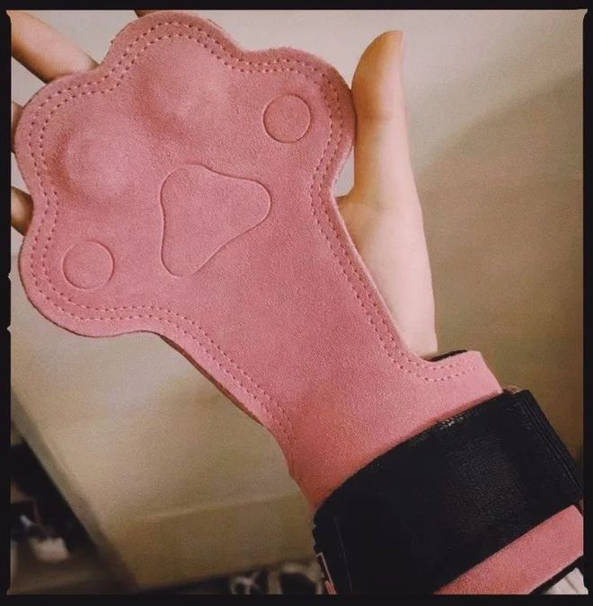 戴手套健身的坏处_戴手套健身好不好_健身戴不戴手套