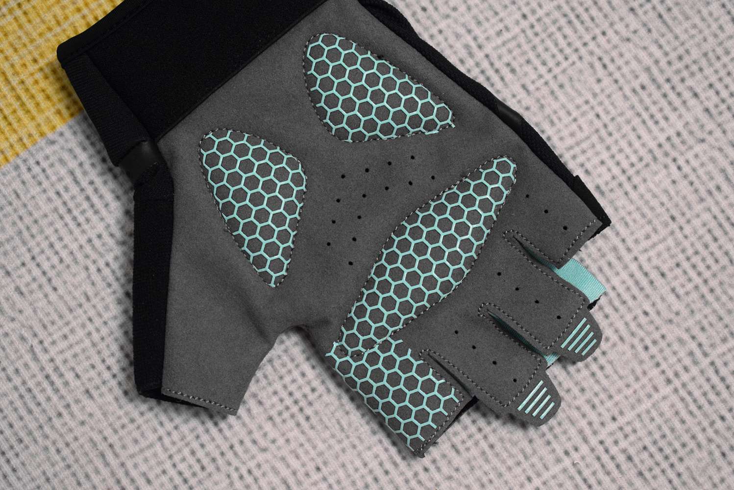 手套尺寸健身可以用吗_健身手套尺寸_手套尺寸健身图