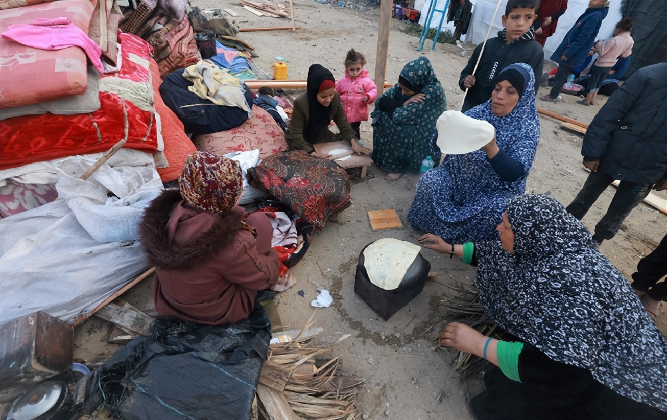 央视战地记者_央视战地记者_央视战地女记者