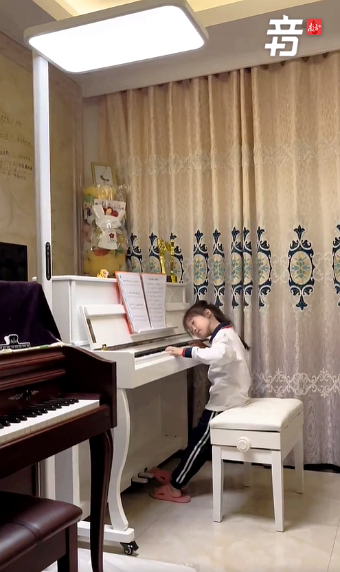 钢琴家朗朗 练习_钢琴家朗朗 练习_钢琴家朗朗 练习