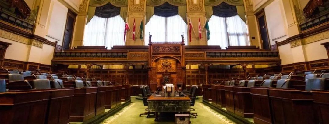 云开·全站APP登录入口 首例《当事人本人到庭令》，不得以有委托诉讼代理人为由不到庭