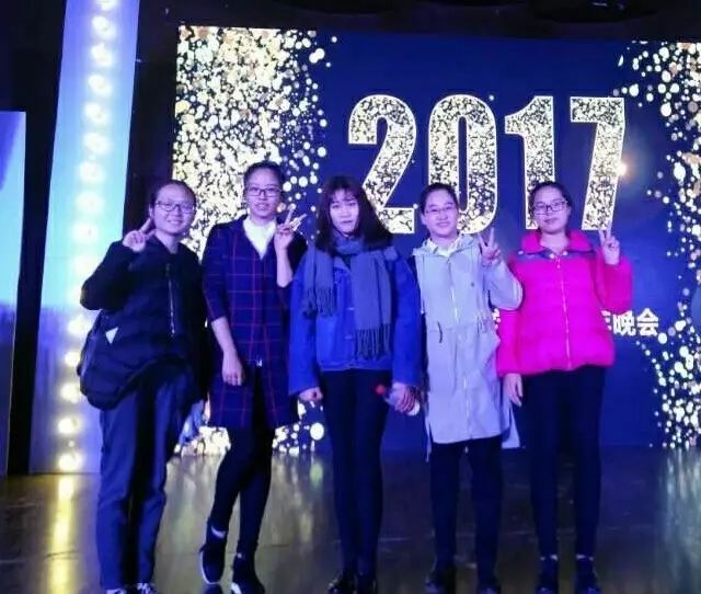 大学生校运会通讯稿_大学校运会通讯稿100字_校运会通讯稿件范文