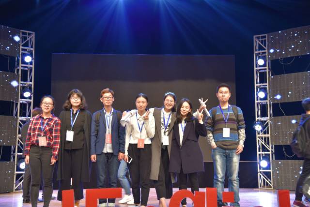 大学校运会通讯稿100字_大学生校运会通讯稿_校运会通讯稿件范文