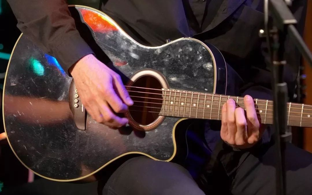 有没有练习solo的吉他教程_没有吉他怎么练吉他基本功_吉他没有基础可以自学吗