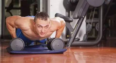 健身手套 护腕_手套健身护腕图片_手套健身护腕怎么戴