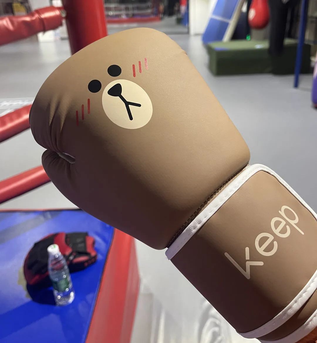 手套健身选择什么材质_健身手套选择大一点还是小一点_健身手套怎么选择