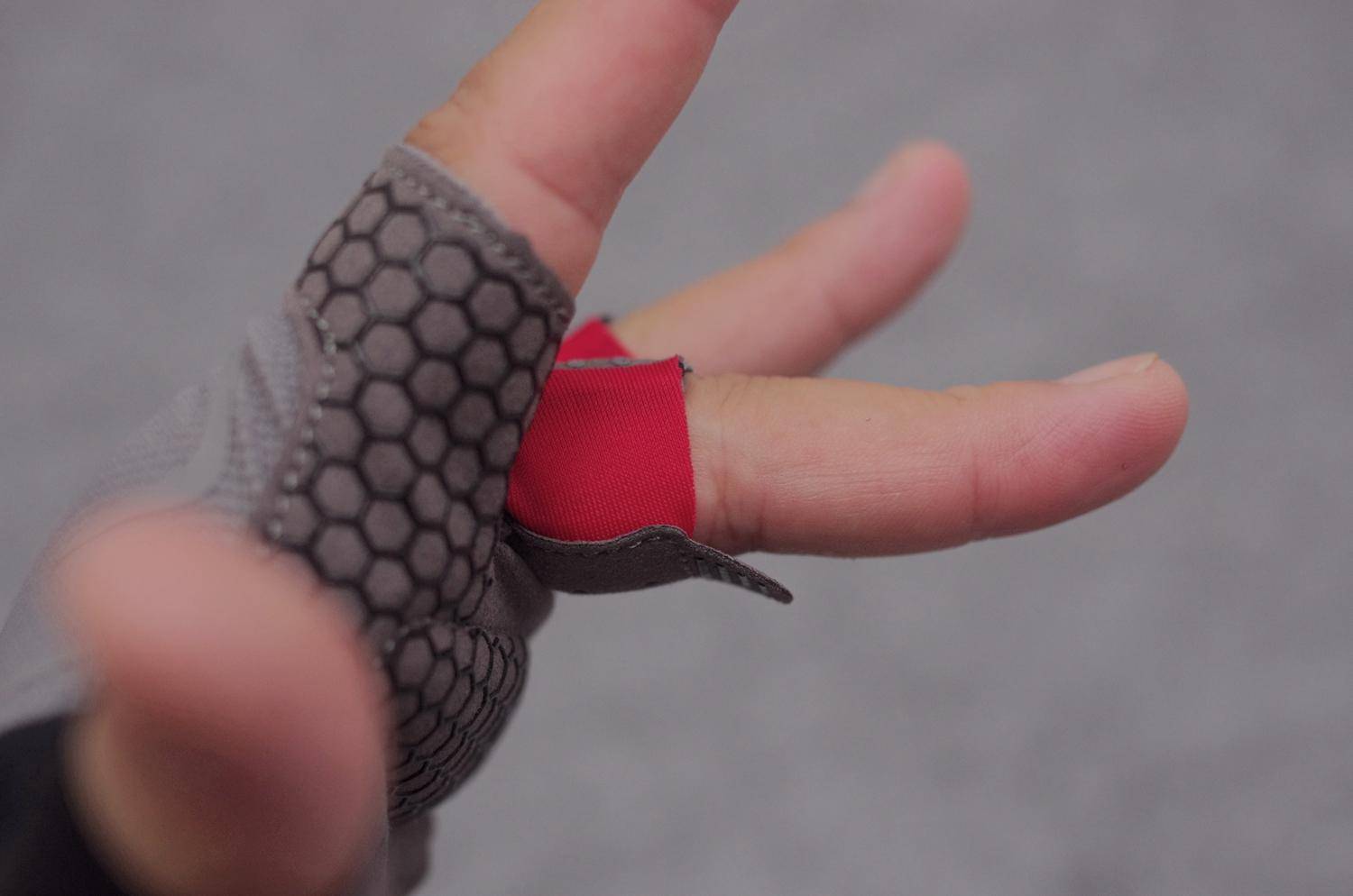 专业健身手套_手套健身专业术语_健身手套作用