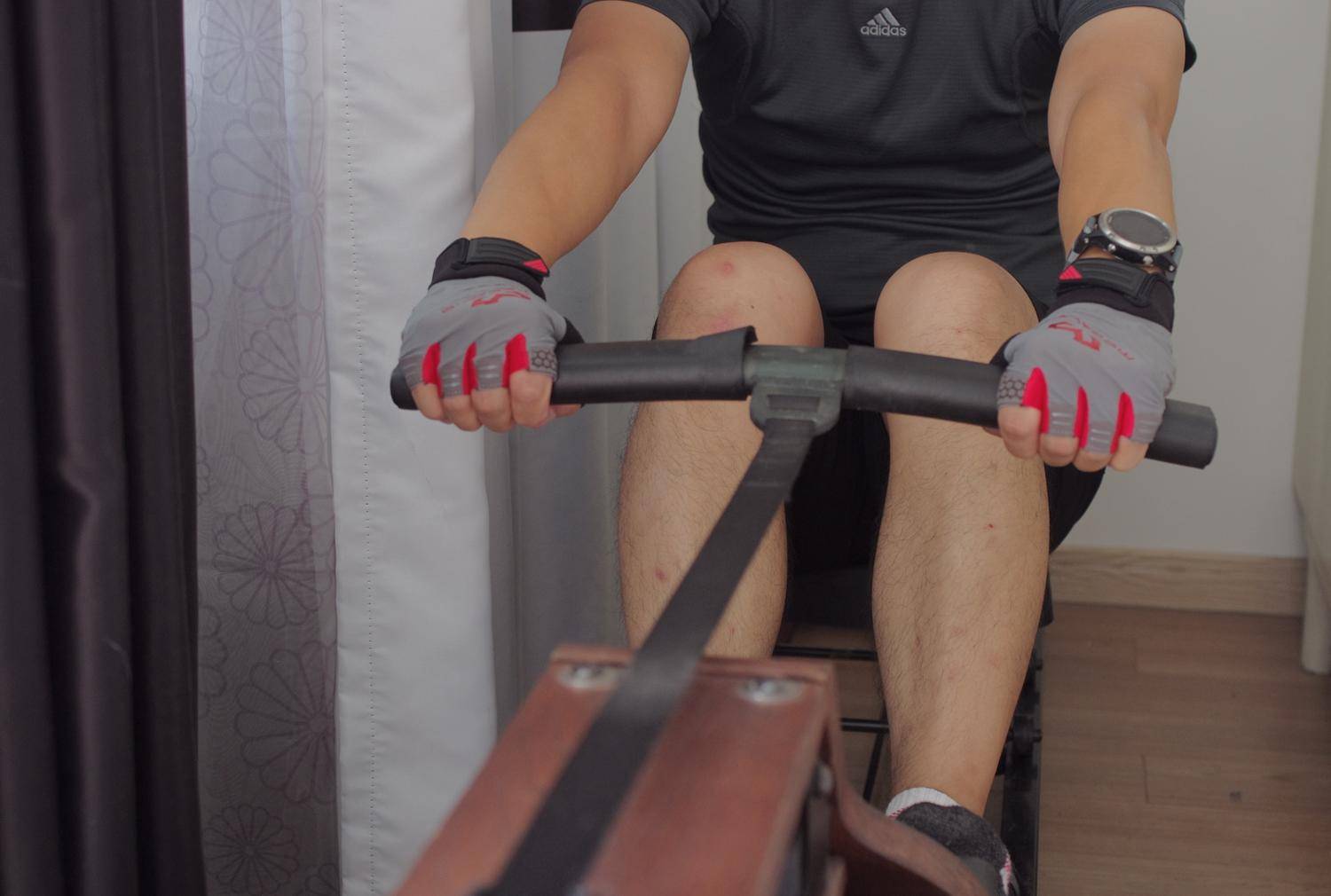 专业健身手套_健身手套作用_手套健身专业术语