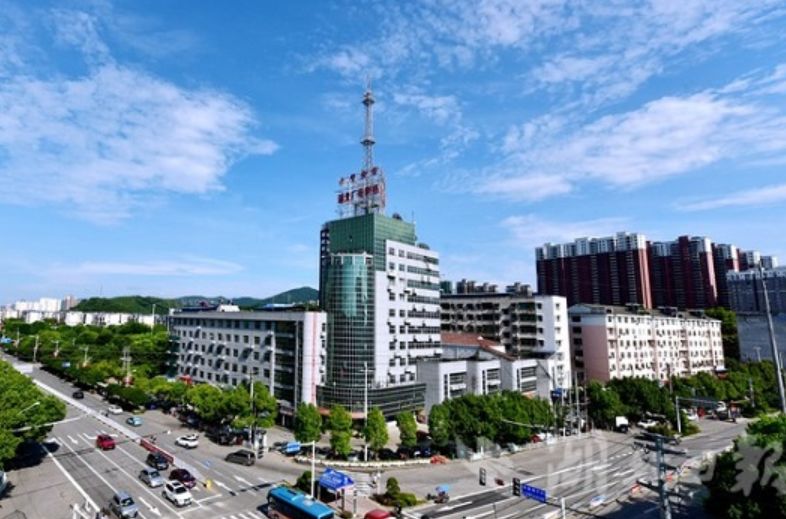 融合媒体新闻报道案例_媒介融合时代的体育新闻报道_新闻媒体融合发展之路