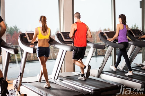 网上买什么牌子跑步机好？_乔山跑步机排名_爱康跑步机品牌