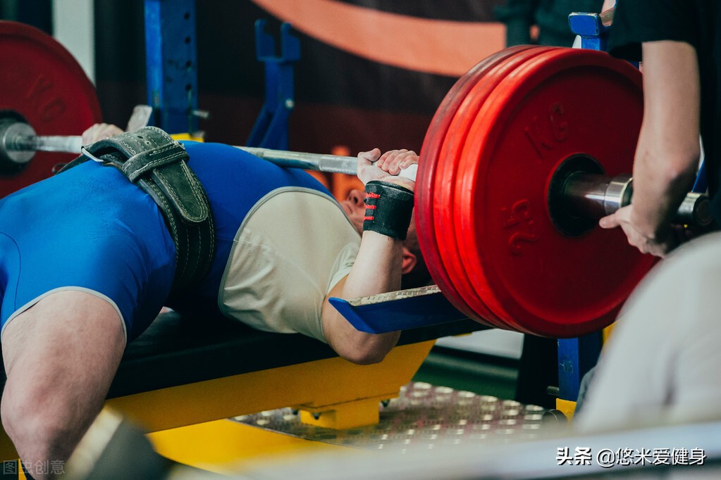 健身要带手套吗_手套健身带要洗吗_健身手套有必要买带束带的么