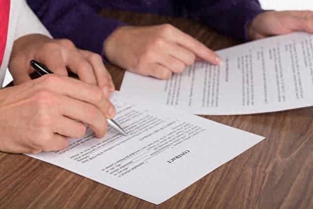 宅基地使用权变更登记_农村宅基地使用权转让协议_公司整体转让协议书模板