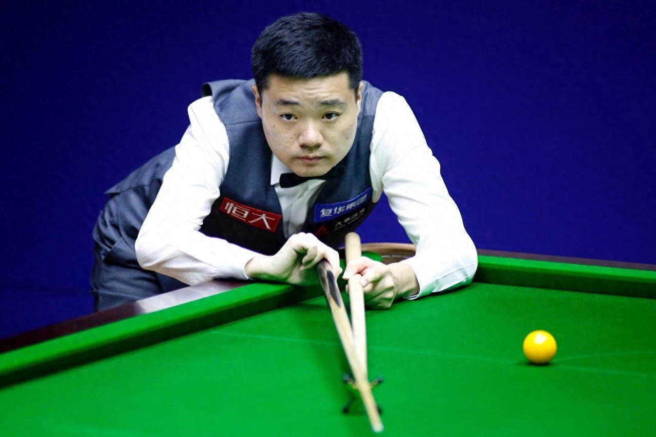 新奥天天彩澳门天天彩 丁俊晖6库解球封神一战：用智慧与沉稳，书写斯诺克的优雅诗篇