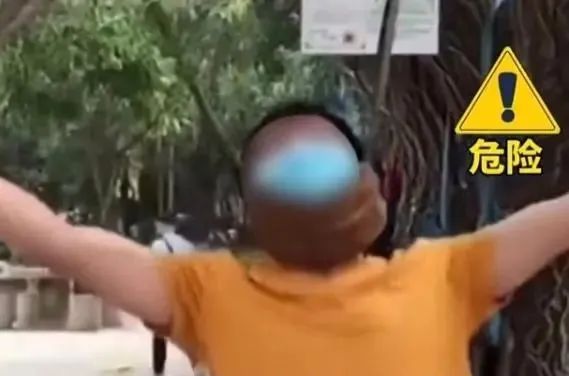 开元ky888棋牌官网版 突发意外！男子小区锻炼，被健身器材“夺命”！