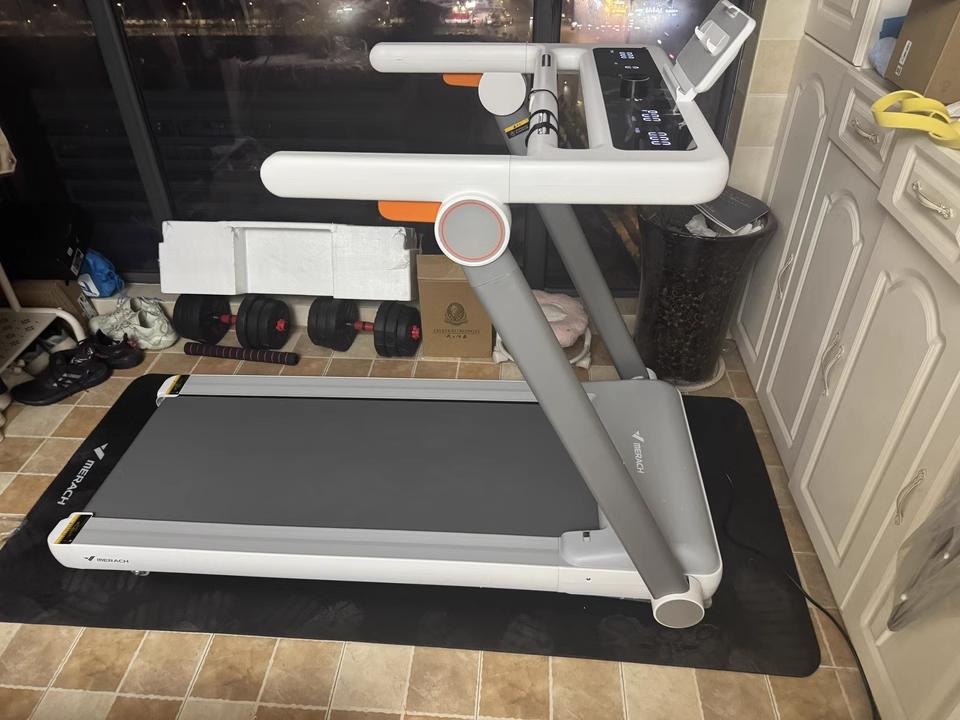 麦瑞克小白犀2代Pro对比易跑M1_家用跑步机选购指南_网上买跑步机什么牌子好