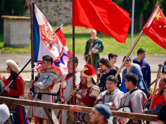 五人站综合训练器使用方法_五人综合训练器锻炼指南_五人站综合训练器