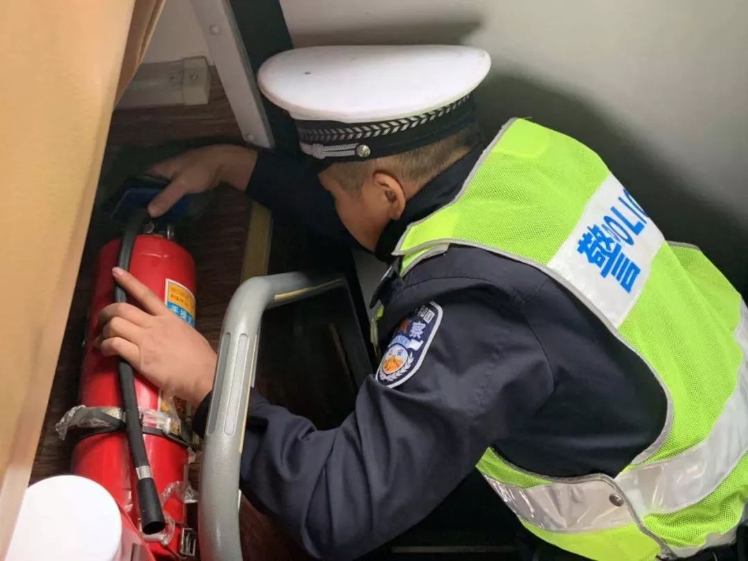 综合训练器各个功能名称_综合训练器注意事项_多功能综合训练器