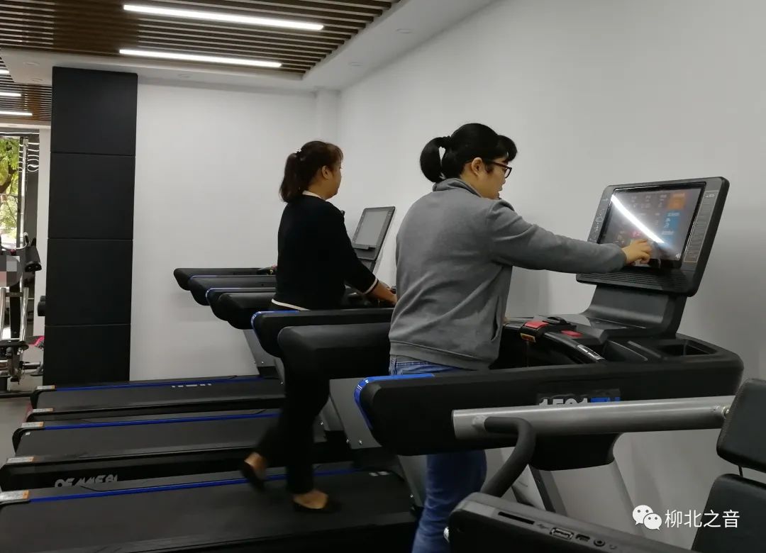 综合训练器锻炼视频教程_多功能综合训练器_综合训练器训练计划