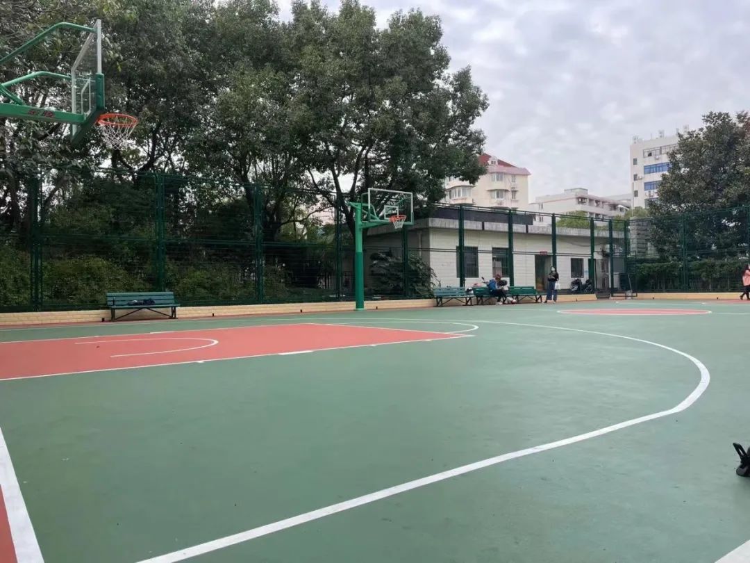 五人站综合训练器安装_椭圆机使用方法_社区健身器材使用方法