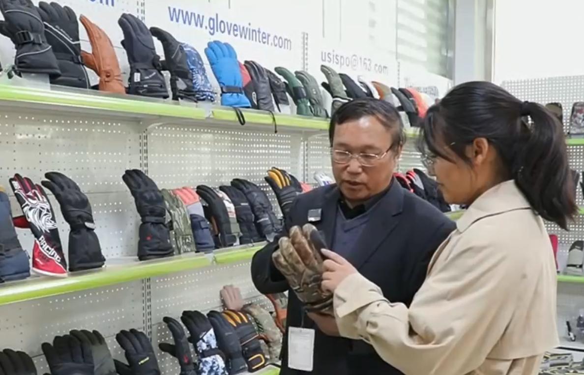 开元棋官方正版下载 山东嘉祥：小手套迎大订单 高端户外手套欧洲热销