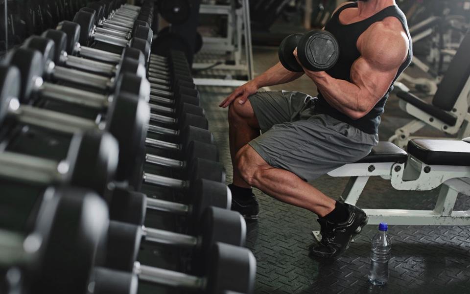 健身入门指南_健身手套护腕_低成本健身