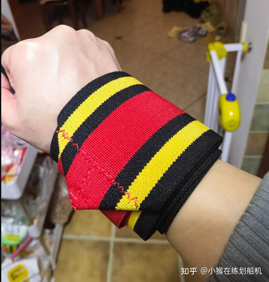 健身手套推荐_健身护具推荐_助力带护腕腰带手套使用方法