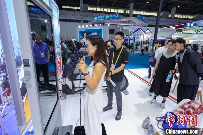 综合训练器 健身_消博会健身设备_智能体育健身装备